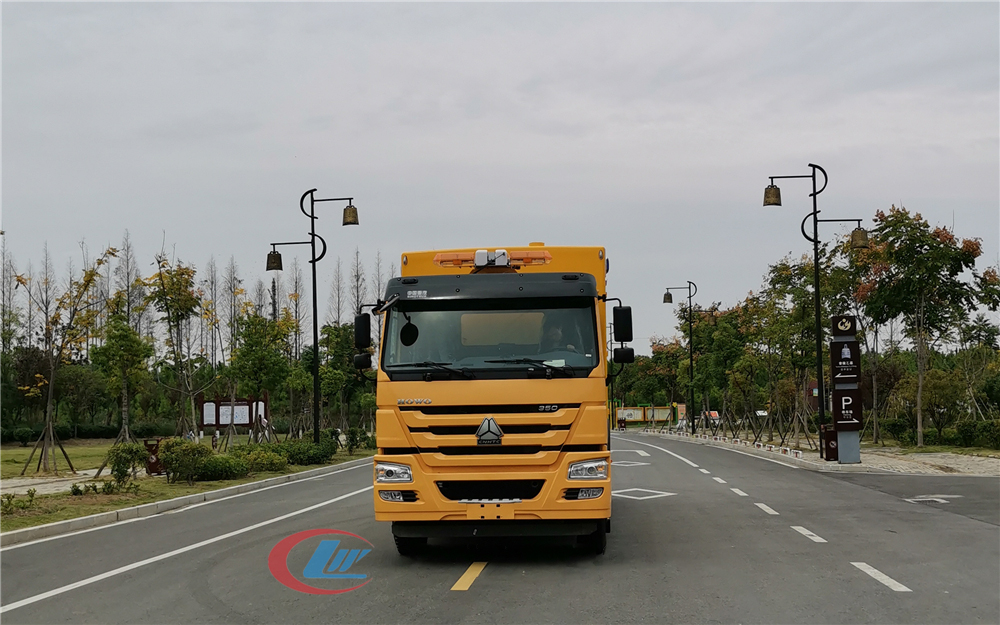 豪沃5000方排水车(便携)